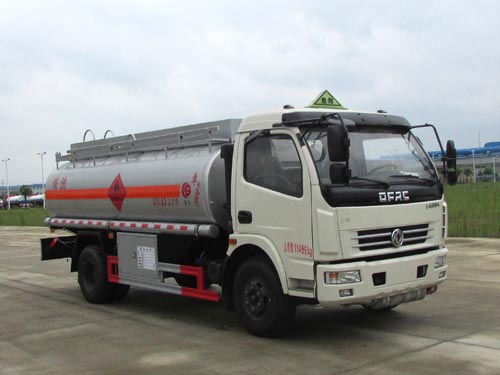 CSC5112GJY4AB型东风大多利卡8吨加油车