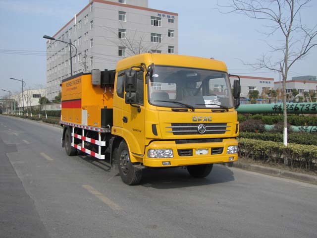LMT5163TYHB型东风多利卡路面养护车