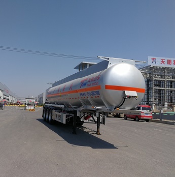 TM9405GYWYF2型氧化性物品罐式运输半挂车图片