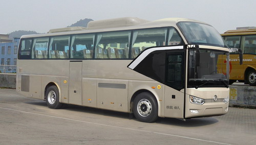 XML6102J35NY型客车