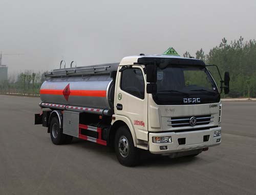 CQK5110GJYE5型东风大多利卡8吨加油车