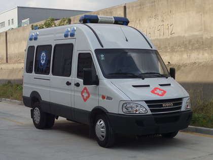 NJK5043XJH5型救护车