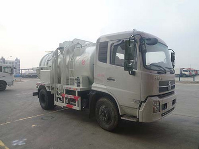 青专10-15万7吨柳汽液态垃圾车