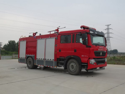 江特5-10万2吨干粉消防车