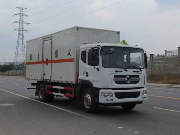 JDF5160XRQE5型东风多利卡D9国五易燃气体厢式运输车