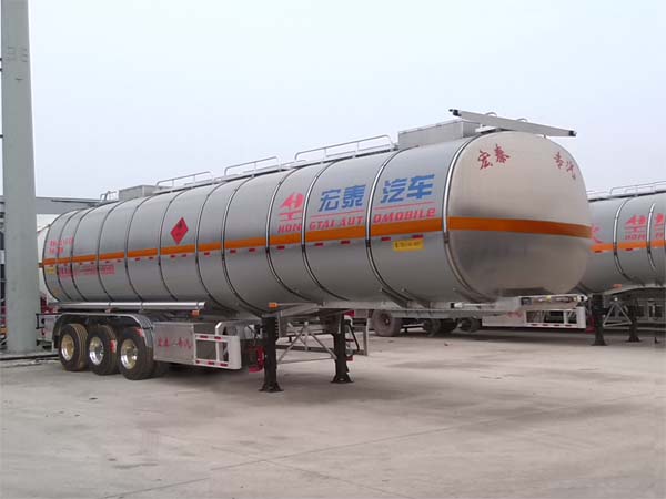 HHT9403GRYD型铝合金易燃液体罐式运输半挂车图片