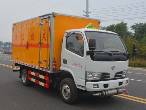 东风多利卡国五易燃液体厢式运输车图片