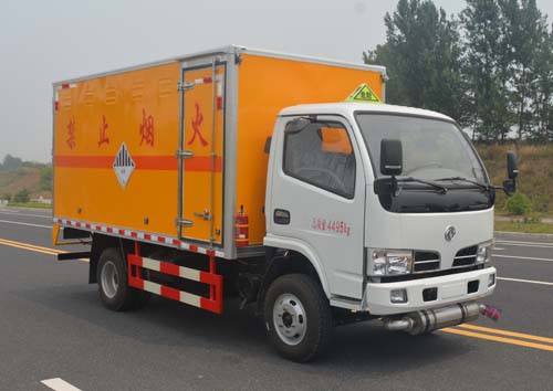JHW5042XZWE型东风多利卡国五杂项危险物品厢式运输车