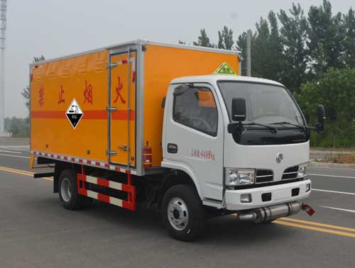 JHW5042XFWE型东风多利卡国五腐蚀性物品厢式运输车