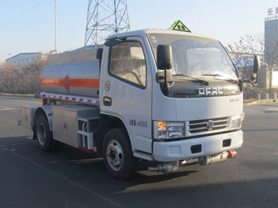 LPC5040GRYE5型东风小多利卡危化易燃液体罐式运输车