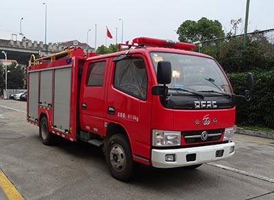 组图：武汉汽车改装厂凯普特双排水罐消防车图片
