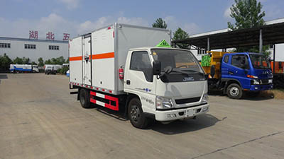 HCQ5042XFWJX5型江铃新顺达蓝牌腐蚀性物品厢式运输车