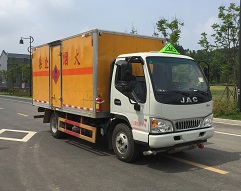 CLW5072XRYH5型江淮康铃易燃液体厢式运输车