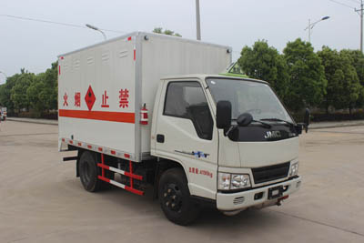 组图：润力专用车3.15米江铃易燃液体厢式运输车图片