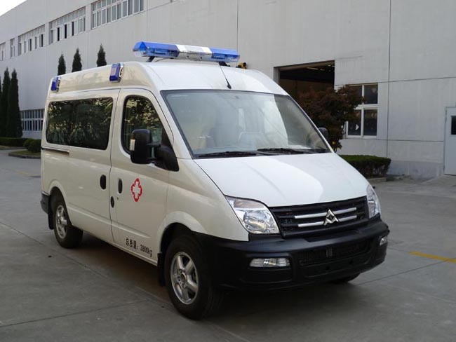 组图：上海汽车商用车上汽大通救护车图片