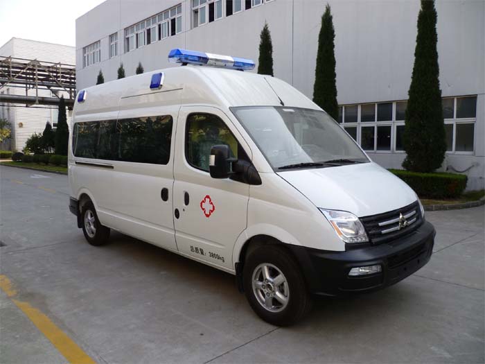 组图：上海汽车商用车上汽大通救护车图片