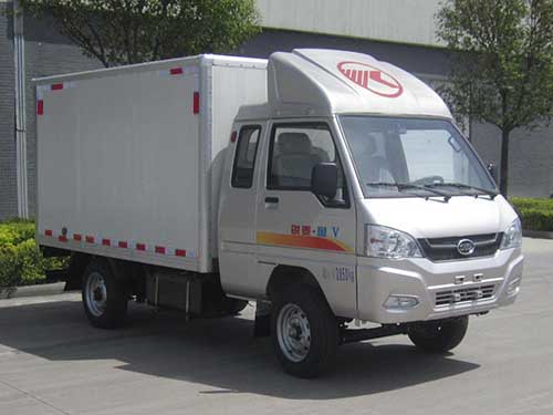 KMC5030XXYQ27P5型厢式运输车