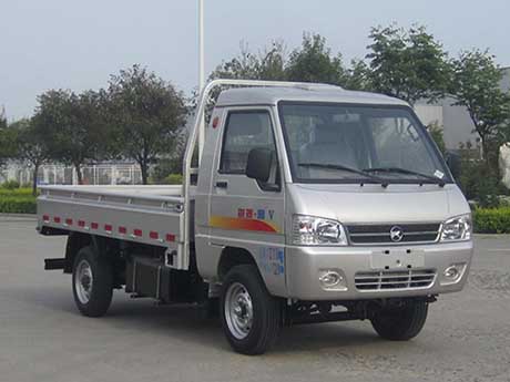 KMC1030L27D5型两用燃料载货汽车