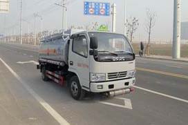 HHX5070GJYE型东风多利卡3-5吨加油车