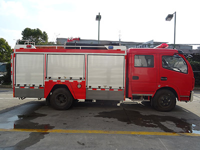 东风多利卡D7水罐消防车图片