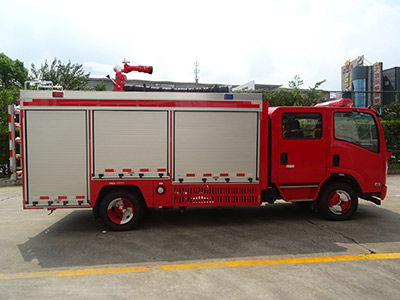 LLX5105GXFSG35/L型庆铃五十铃700P水罐消防车