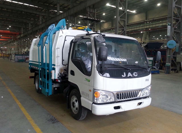 HJK5075ZZZH5型江淮康铃自装卸式垃圾车