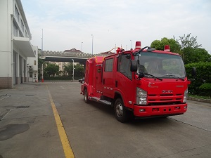 SJD5100GXFSG40/WSA型庆铃五十铃700P水罐消防车