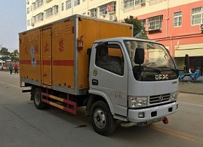 CLW5040XDGE5型东风多利卡4.1米毒性和感染性物品厢式运输车