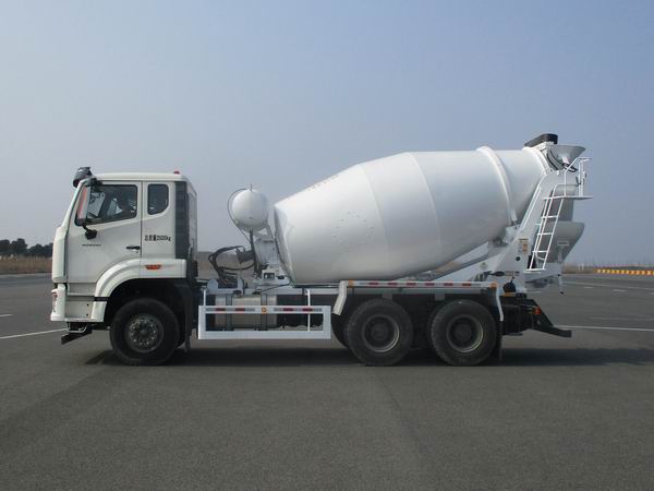 ZZ5255GJBV3646F1型混凝土搅拌运输车图片
