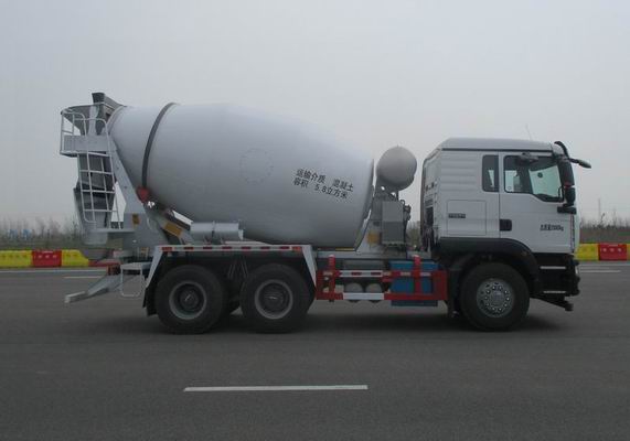 ZZ5256GJBN344GF1型混凝土搅拌运输车图片
