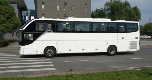 HFF6120K09D1E6型客车图片