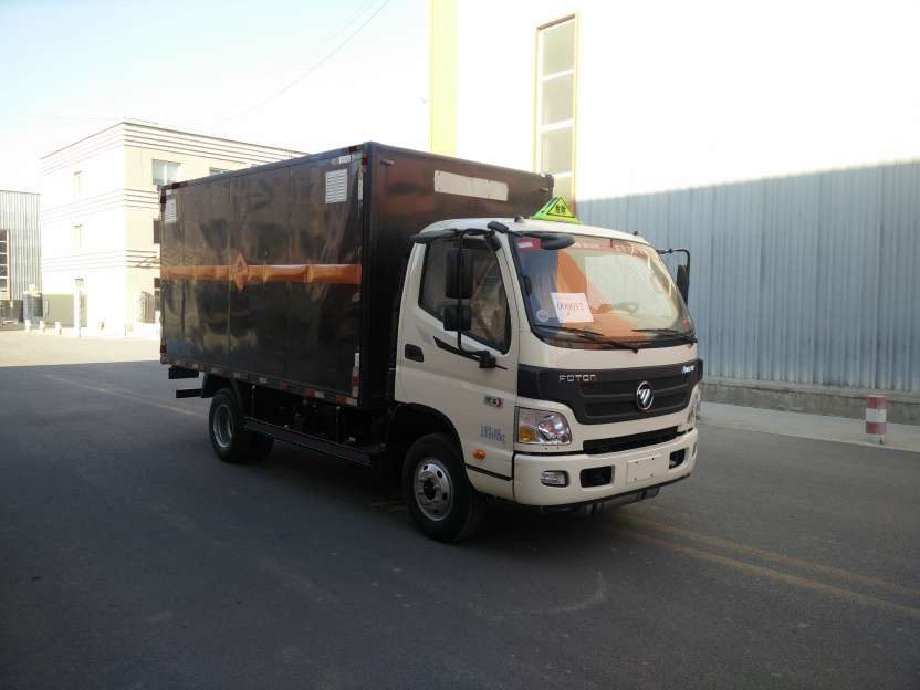 BSZ5043XRYC5型福田欧马可易燃液体厢式运输车