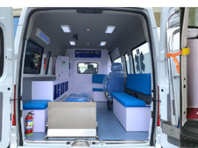 CLW5030XJHB6救护车图片