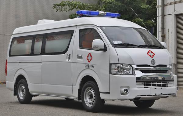 XML5039XJH95型救护车