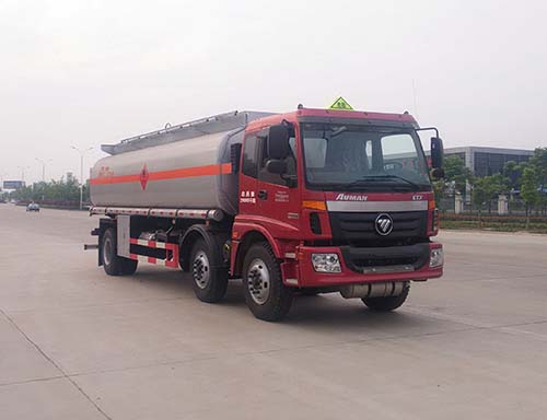 CLQ5250GYY5BJ型国五欧曼小三轴20吨运油车