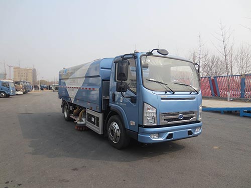 组图：北京华林特装车纯电动扫路车图片
