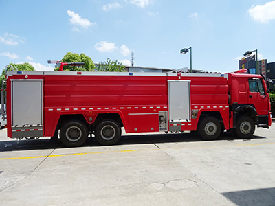 LLX5415GXFPM230/H型泡沫消防车
