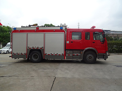 LLX5195GXFAP40/H型压缩空气泡沫消防车