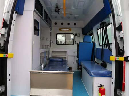 XB5033XJH6M型救护车图片