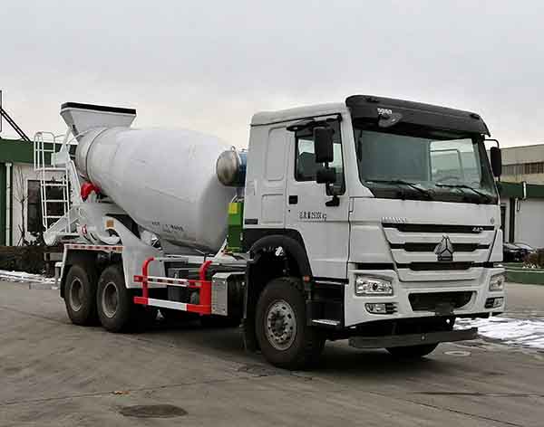 XT5250GJBZZFL型混凝土搅拌运输车