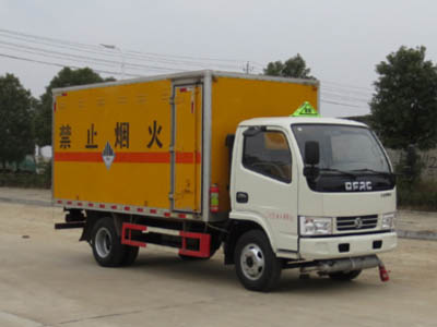 JDF5040XZWE5型东风多利卡杂项危险物品厢式运输车