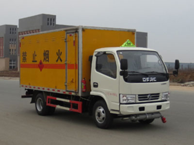 组图：湖北江南专用特种汽车东风多利卡易燃液体厢式运输车图片