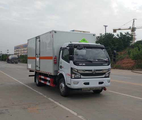 东风多利卡国六3800危化杂项危险物品厢式运输车图片