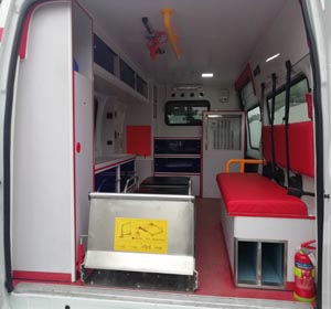 DMT5047XJHL7型救护车图片