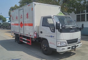 CLW5043XRQJ5型江铃(蓝牌)易燃气体厢式运输车