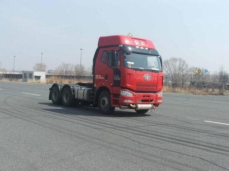 组图：中国一汽解放J6P重卡 标载型 420马力 6X4危险品牵引车图片