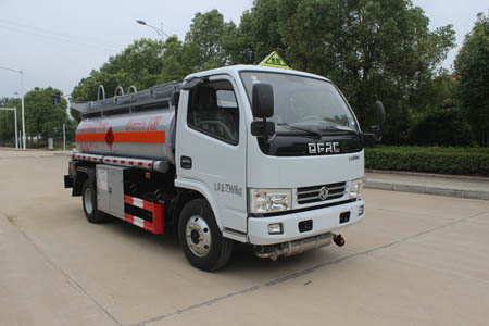 SCS5072GYYEQ型东风多利卡5吨加油车(4.35方-5.15方)