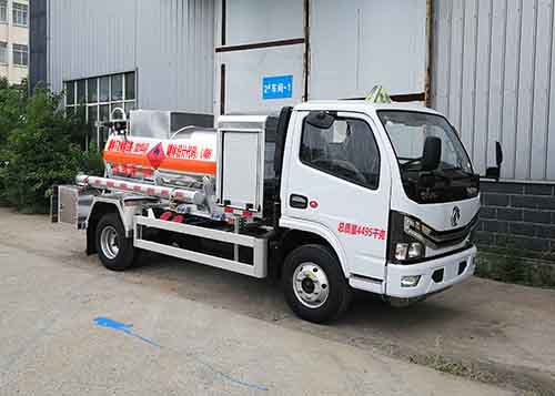 CLQ5040GRY6E型易燃液体罐式运输车