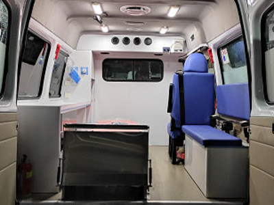CLW5042XJHCD6救护车图片