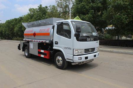 SCS5072GRYEQ型东风多利卡易燃液体罐式运输车